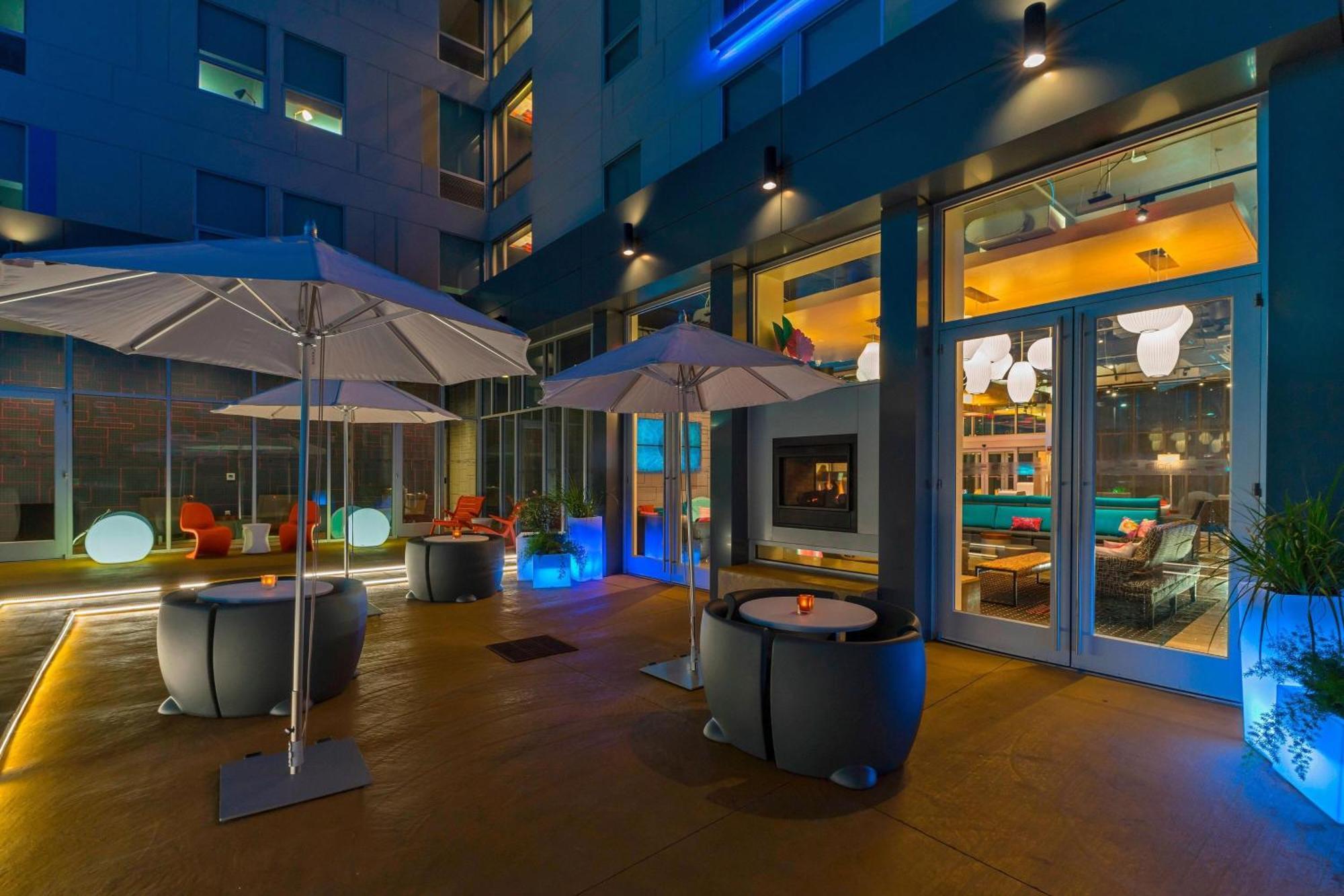 Hotel Aloft College Station Esterno foto